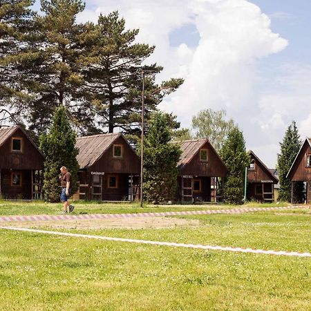Cejch - Rekreacni Areal S Restauraci Hotell Kněžmost Exteriör bild
