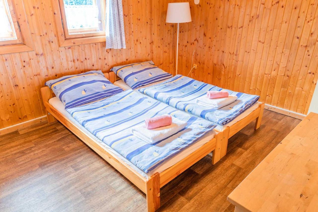 Cejch - Rekreacni Areal S Restauraci Hotell Kněžmost Exteriör bild