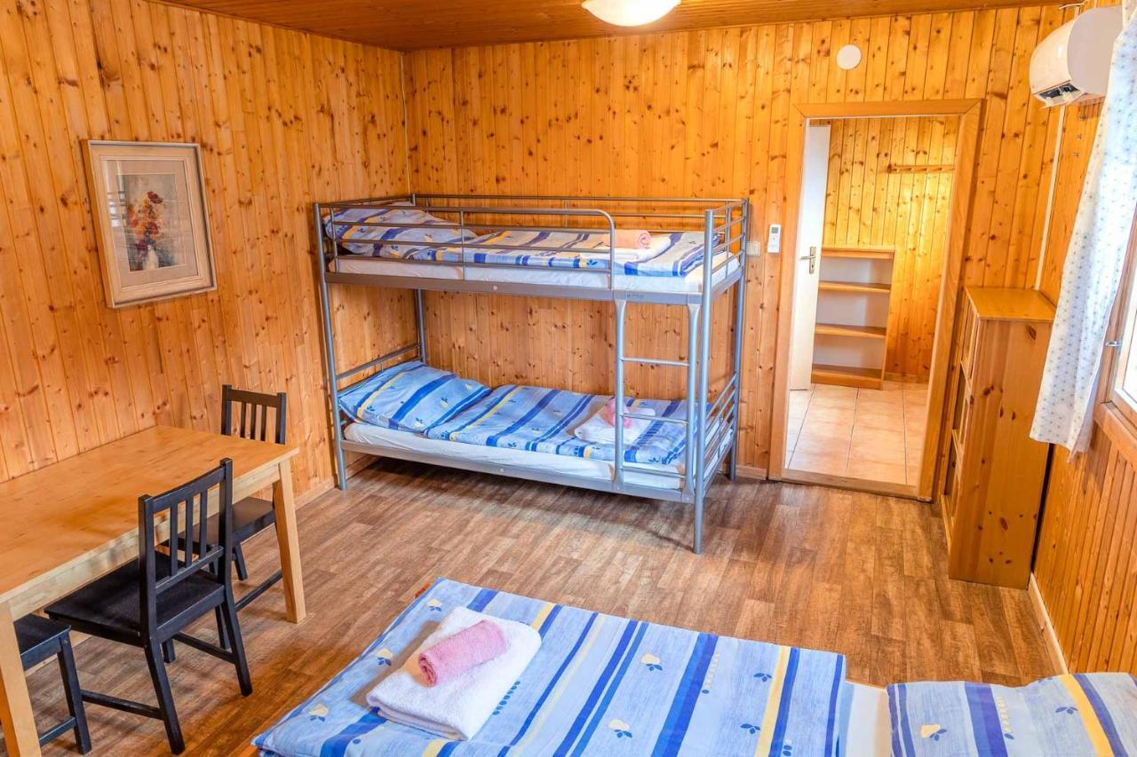 Cejch - Rekreacni Areal S Restauraci Hotell Kněžmost Exteriör bild