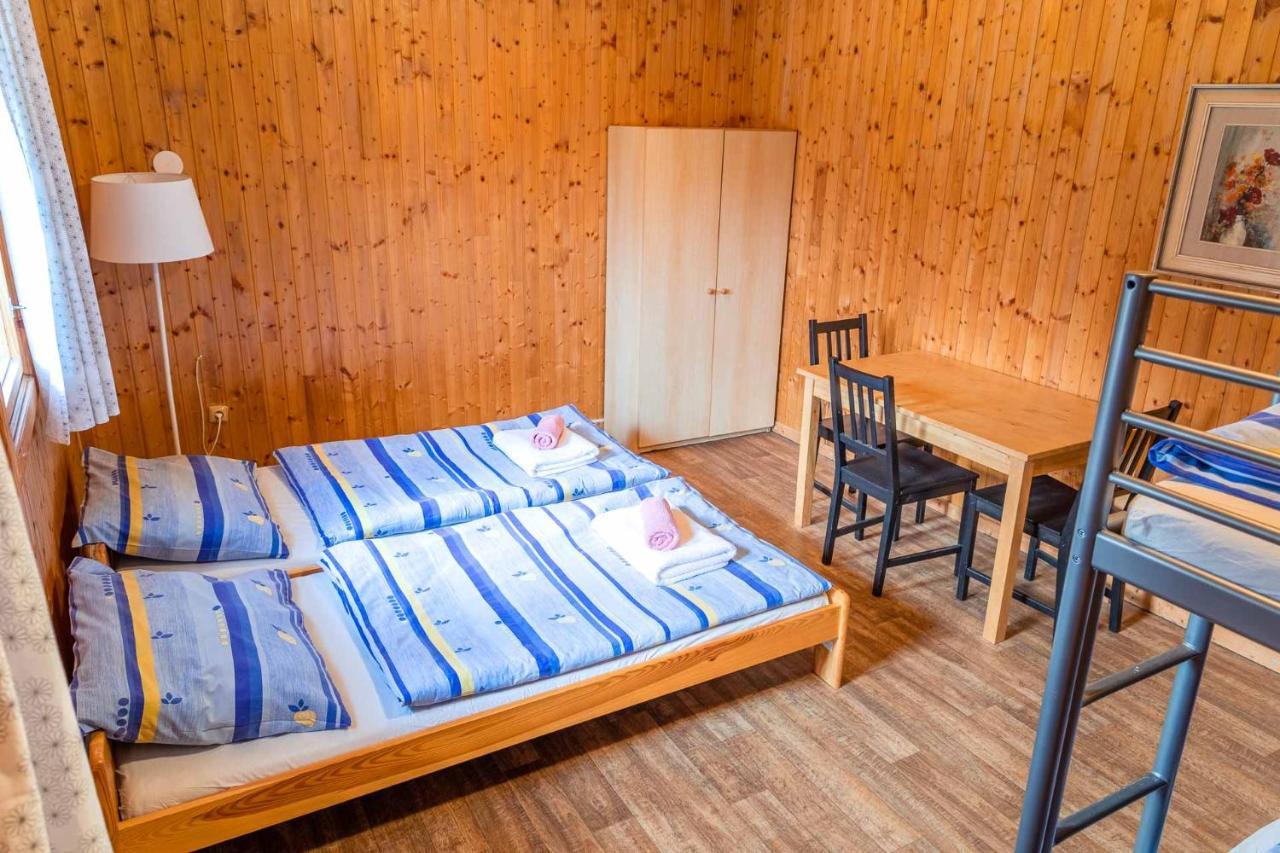 Cejch - Rekreacni Areal S Restauraci Hotell Kněžmost Exteriör bild